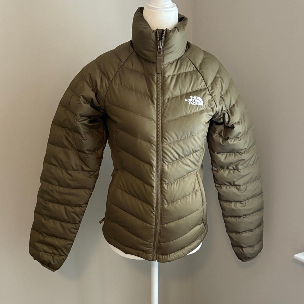The North Face Women's Army green 550 Puffer Jacket